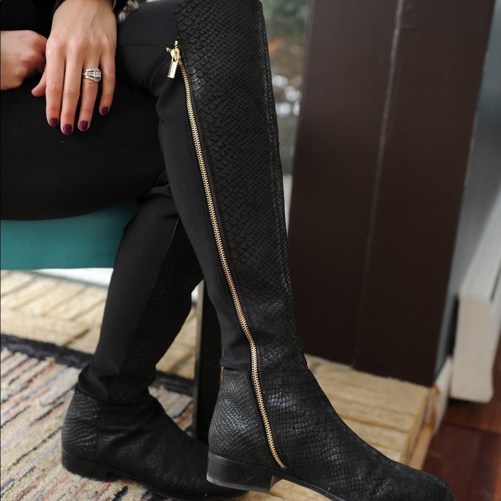 Gorgeous lightly used snake skin Michael Kors boot - Picture 3 of 6